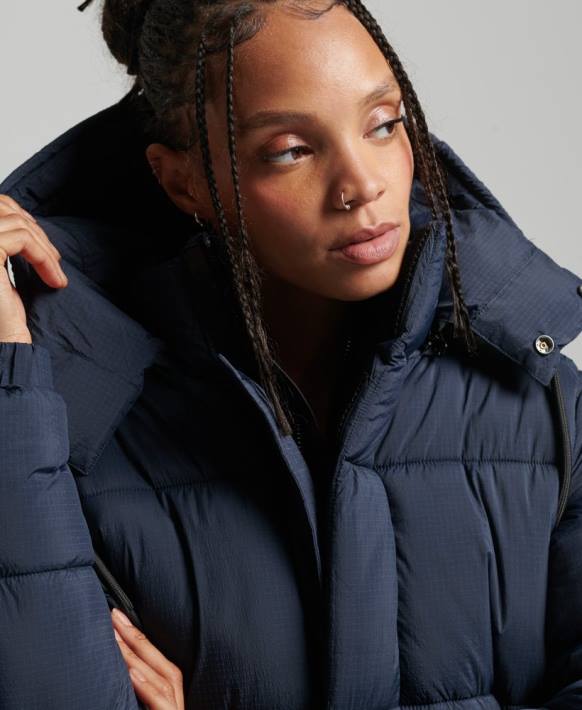 kadınlar Superdry Donanma kapüşonlu yırtılmaz şişme mont NNTB3689