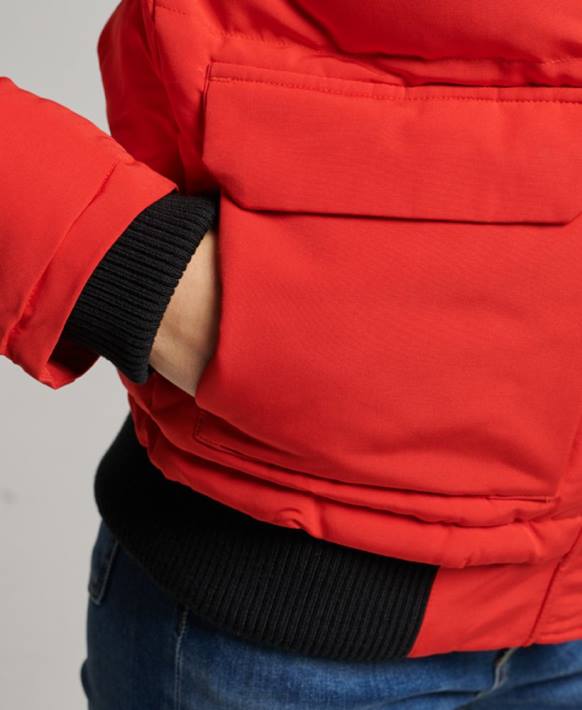 kadınlar Superdry kırmızı everest kapüşonlu şişme bomber ceket NNTB3751