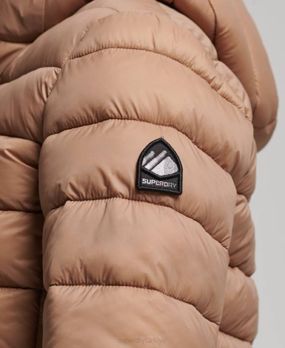 kadınlar Superdry kahverengi kapüşonlu klasik şişme ceket NNTB3686
