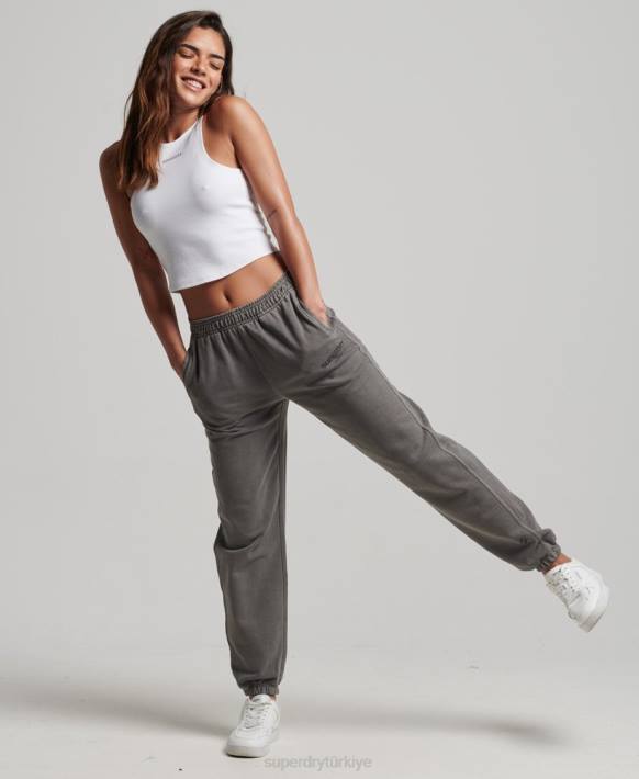 kadınlar Superdry gri çekirdek spor koşucuları NNTB3926