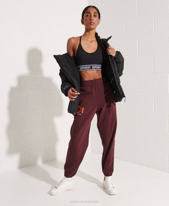 kadınlar Superdry kırmızı kolej grafik koşucuları NNTB3938