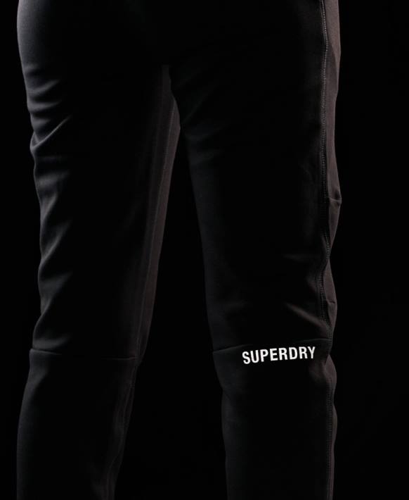 kadınlar Superdry siyah teknoloji koşucuları NNTB3921