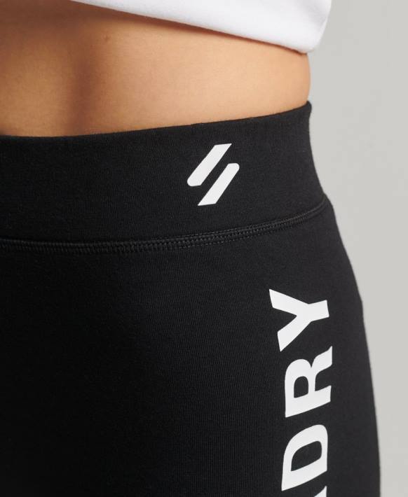 kadınlar Superdry siyah code core spor döngüsü şortu NNTB3127